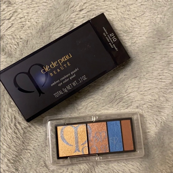 FREE BN CPB eyeshadow with $80 purchase - Picture 1 of 3